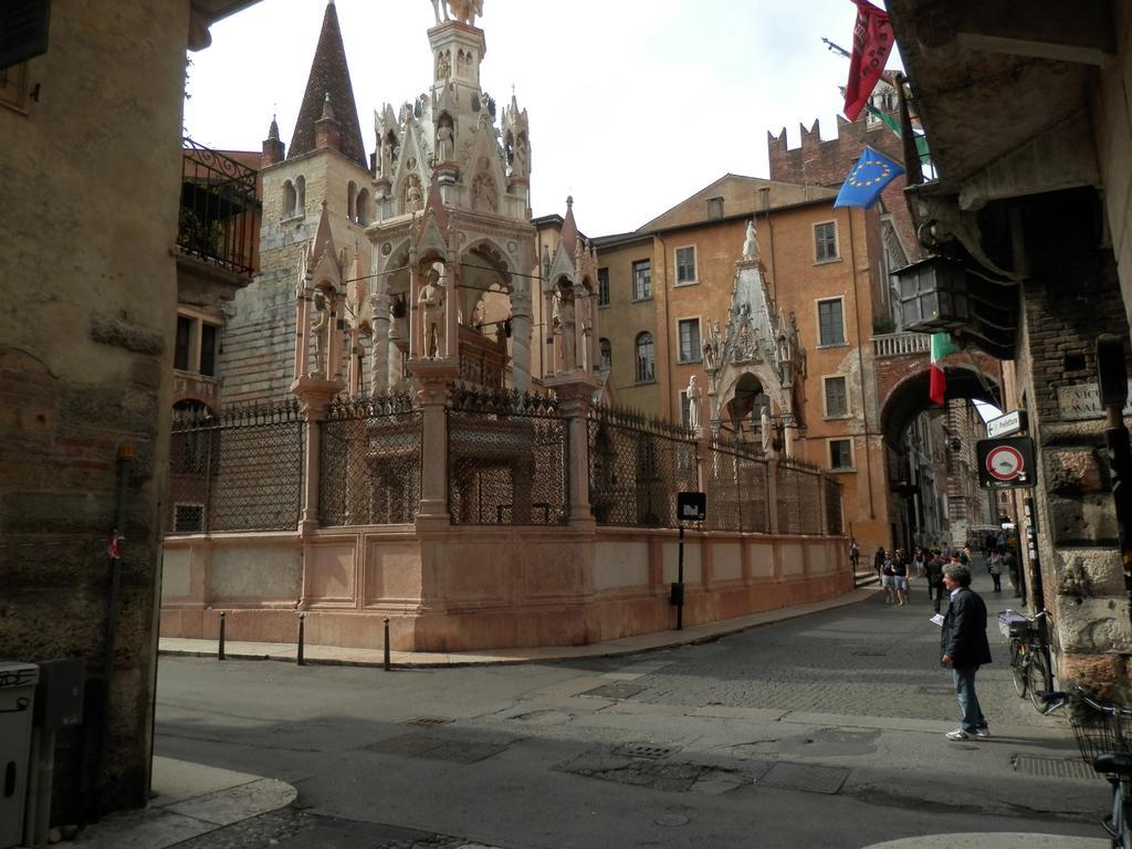 Casa Ferrari Appartamento Verona Sanificato Ozono Exterior foto